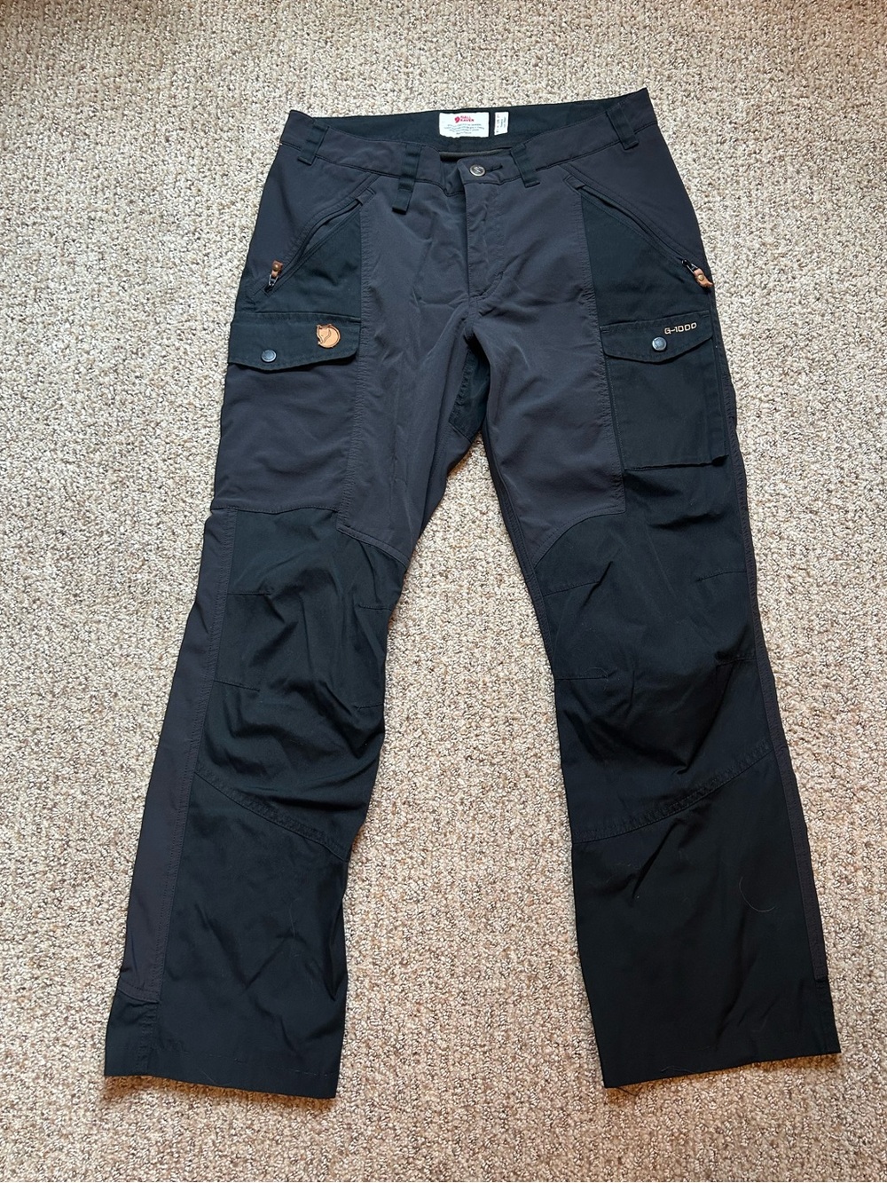 Fjallraven Women’s 29 Short Black Cargo G-1000 Outdoor Pants